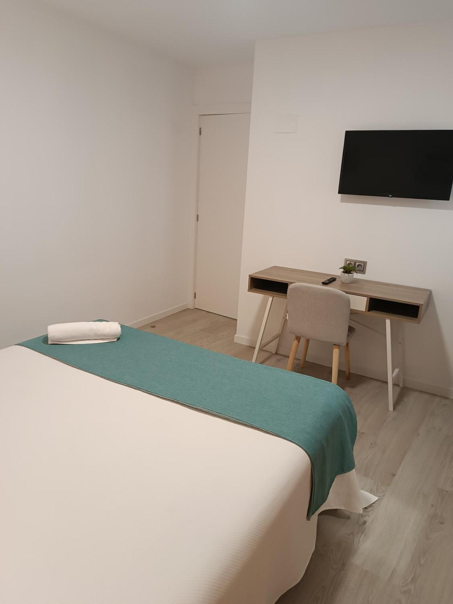 Apartamentos Turisticos Avila Puerta Del Puente 1-3 Exterior foto