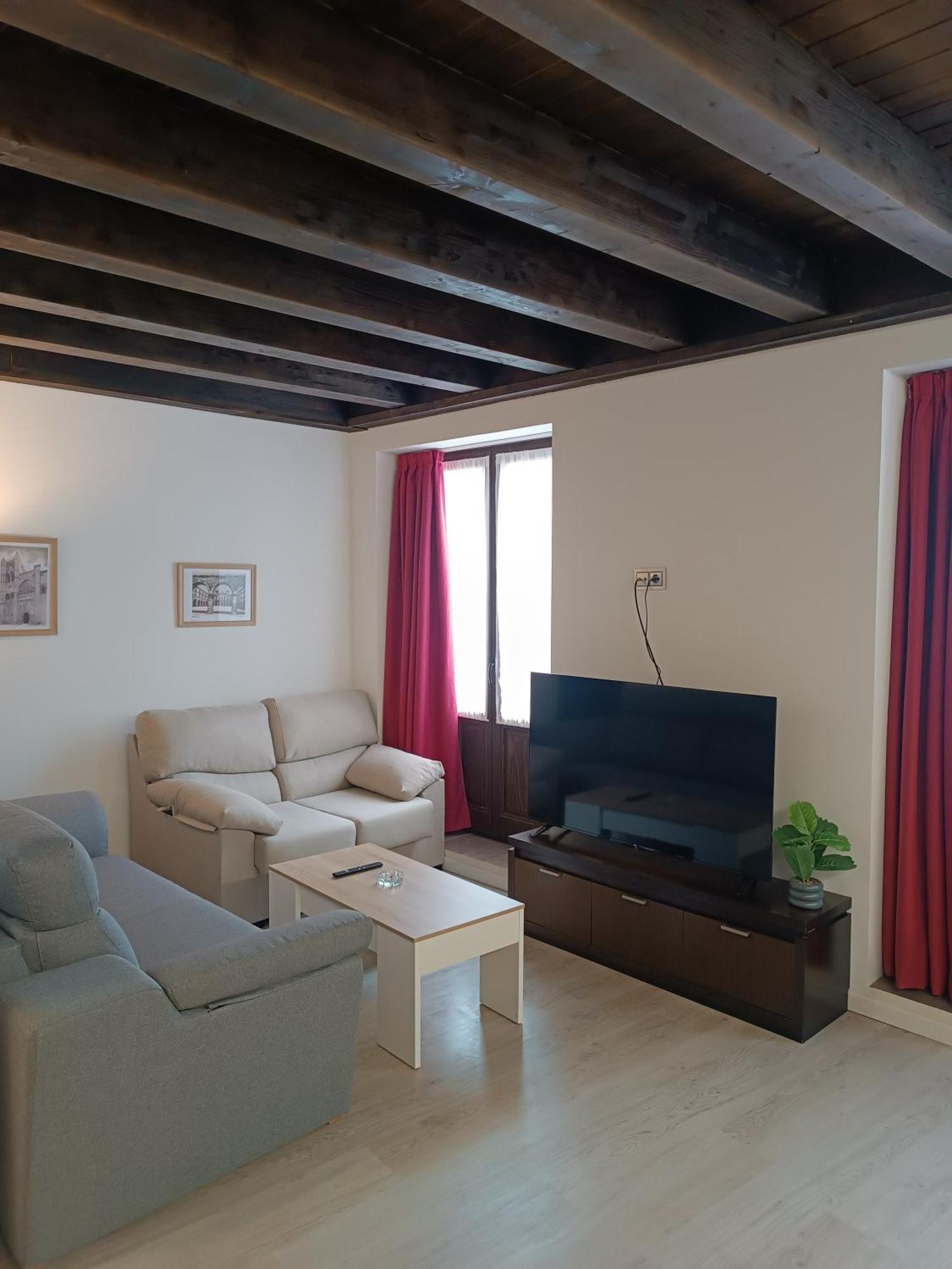 Apartamentos Turisticos Avila Puerta Del Puente 1-3 Exterior foto